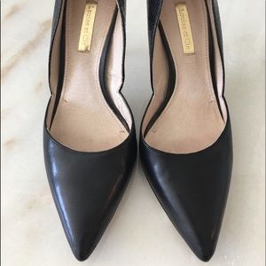 Black pumps by Louise et Cie